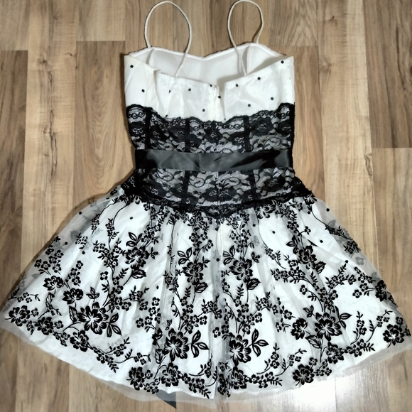 Deb Black & White Velvet Lace Lolita Mini Dress - Picture 3 of 6